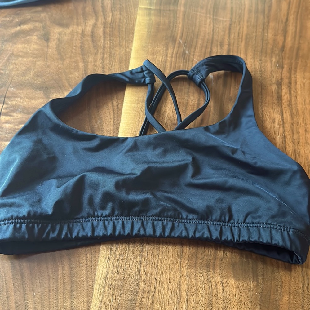 Onzie  Sports Top Crop Top Black Medium Large